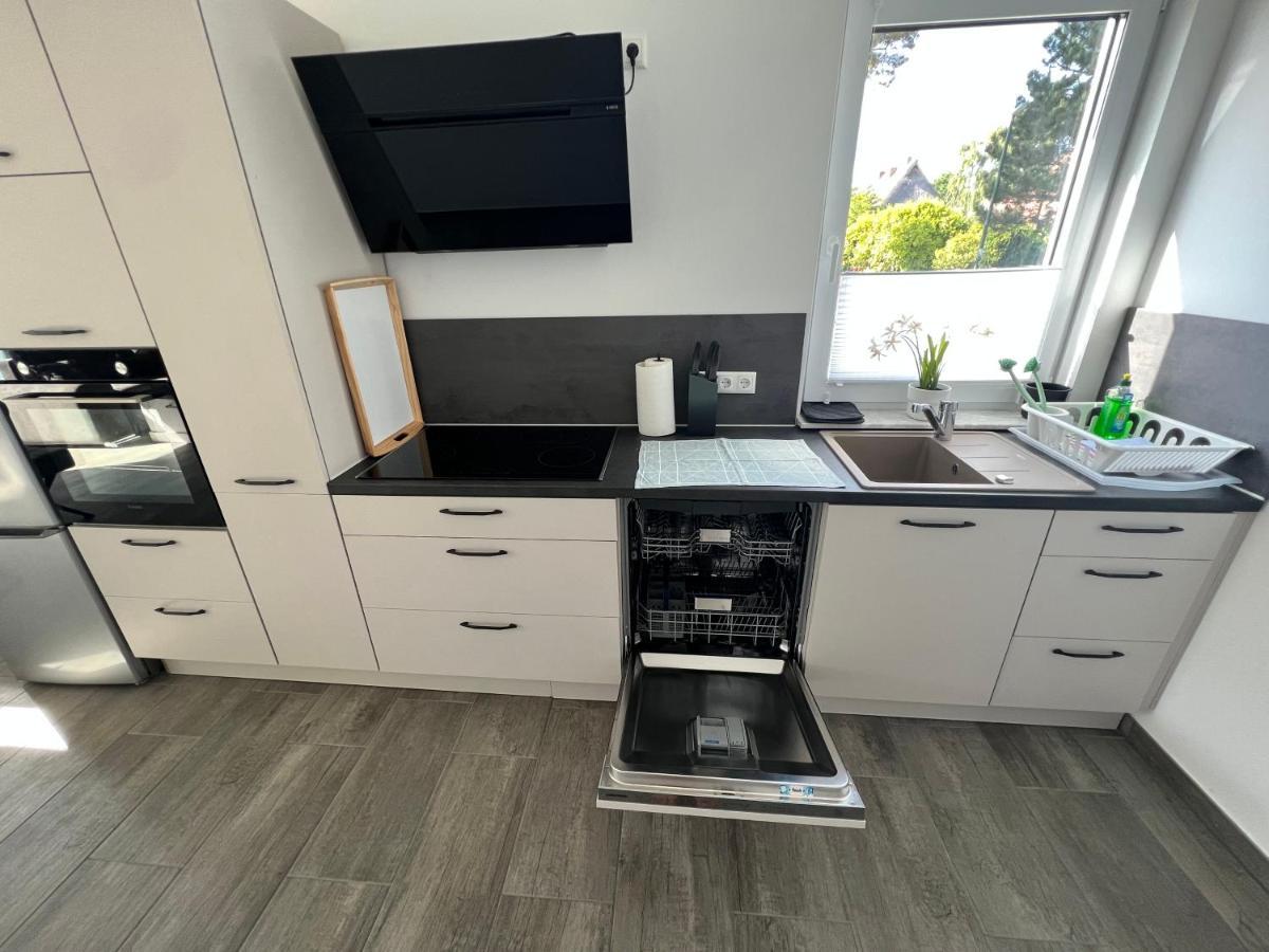 Doppelhaushaelfte Mit Terrasse Villa Elmenhorst/Lichtenhagen Ngoại thất bức ảnh