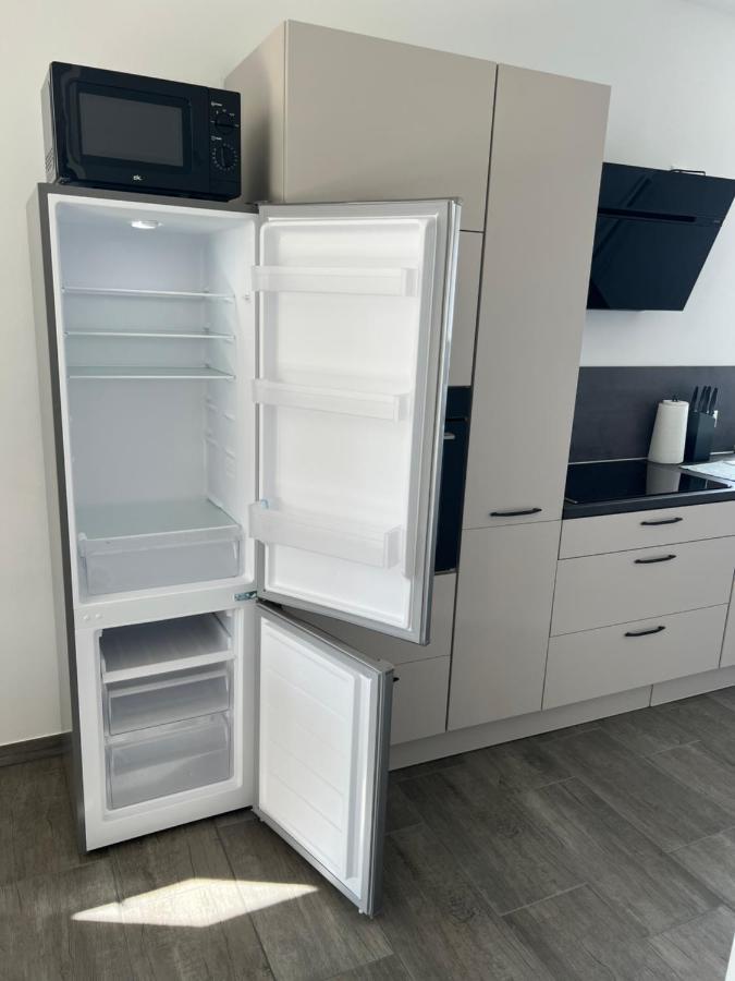 Doppelhaushaelfte Mit Terrasse Villa Elmenhorst/Lichtenhagen Ngoại thất bức ảnh