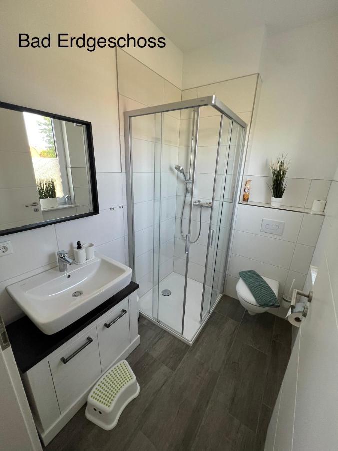 Doppelhaushaelfte Mit Terrasse Villa Elmenhorst/Lichtenhagen Ngoại thất bức ảnh