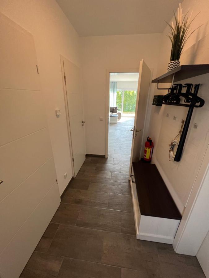 Doppelhaushaelfte Mit Terrasse Villa Elmenhorst/Lichtenhagen Ngoại thất bức ảnh